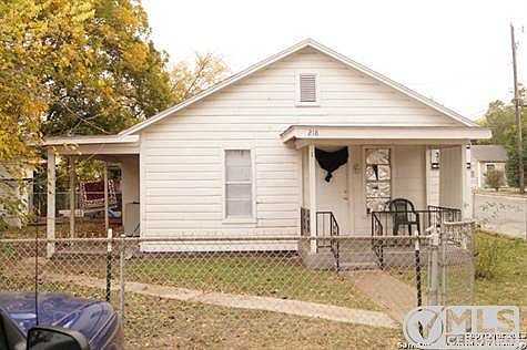 1st image of 218 Panuco St