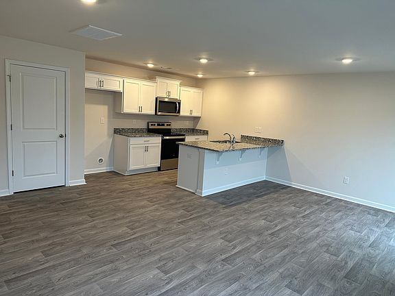 4th image of 1216 S Norwhich Ln