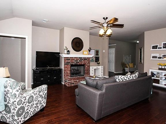 5th image of 8913 N 152nd East Ave