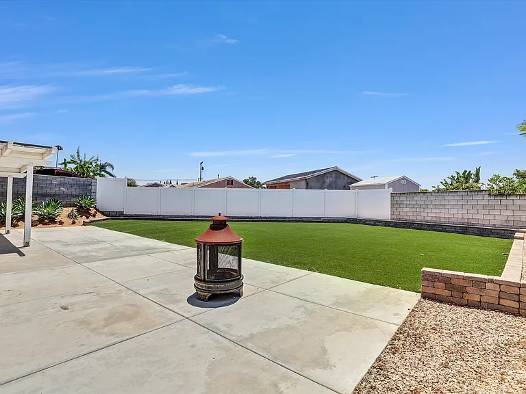 2683 Caulfield Dr — Photo 12