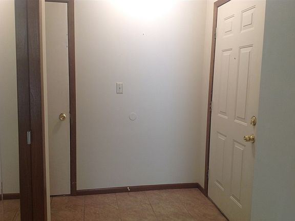 3rd image of 7321 Colosseum Dr