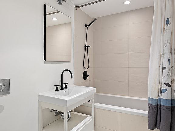 5th image of 527 Court St APT 4C