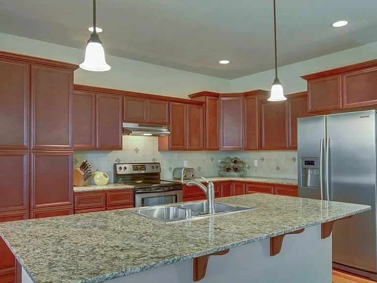 5109 NE 6th Pl — Photo 3