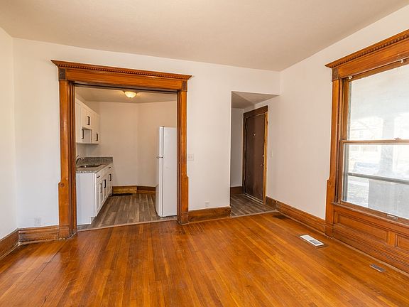 4th image of 409 N 25th St #1