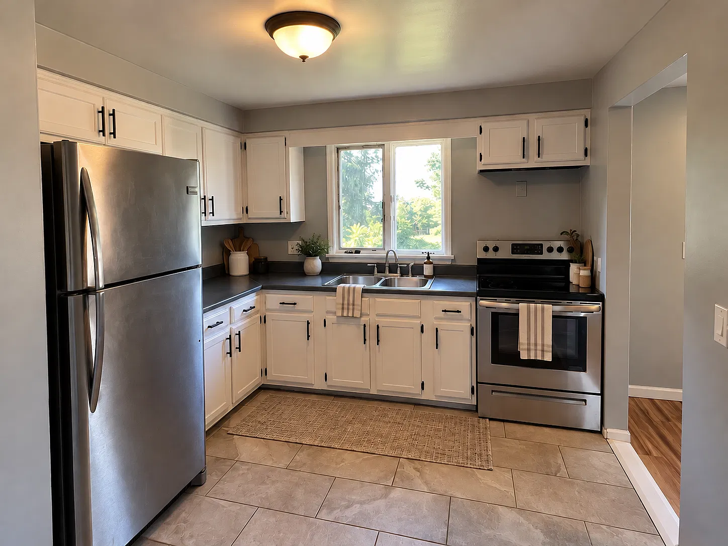4 bed, 1.5 bath, 1525 sqft, $2,250 — Photo 3