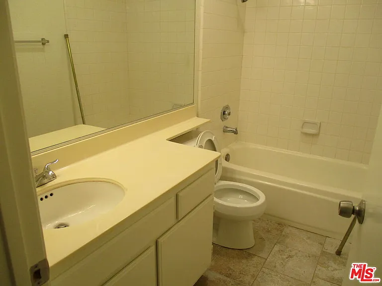 3802 Dunford Ln #D — Photo 6