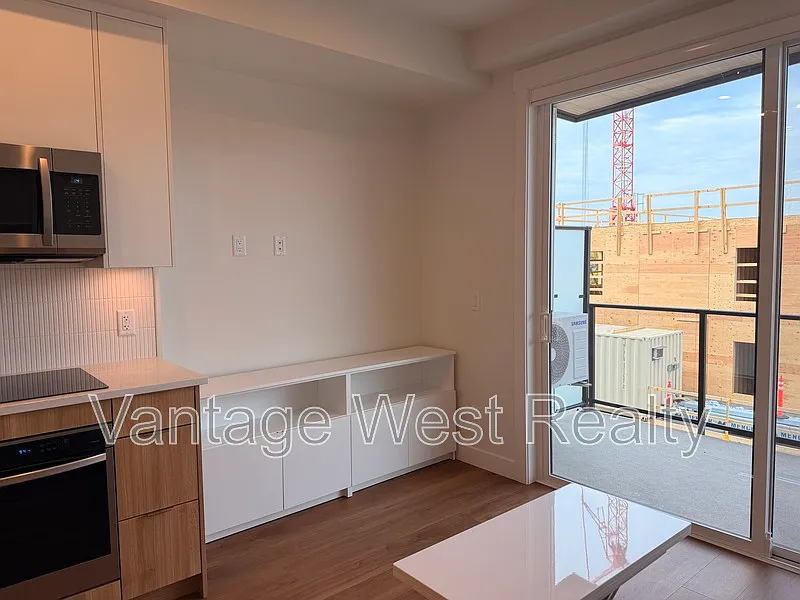 Studio, 1.0 bath, 340 sqft, $1,475 — Photo 2