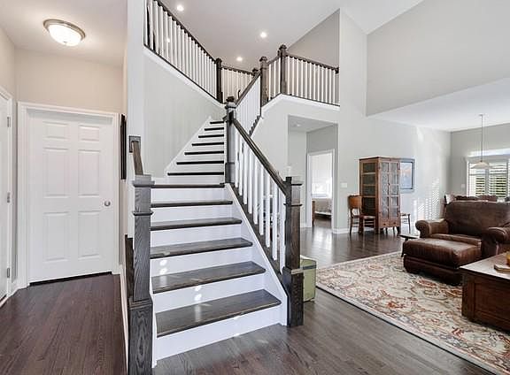 3rd image of 27W169 Breme Dr W