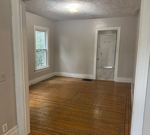 3rd image of 26 Alexander St #1
