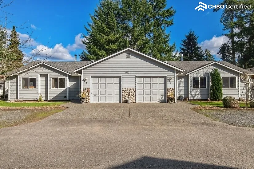 Furnished 3 Bedroom Duplex in Marysville — Photo 2