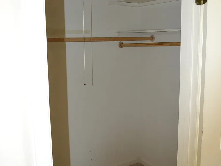 walk in closet in primary