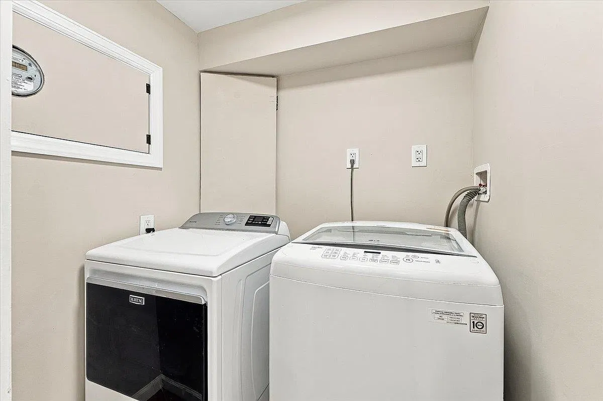 4 bed, 3.0 bath, $5,800 — Photo 4