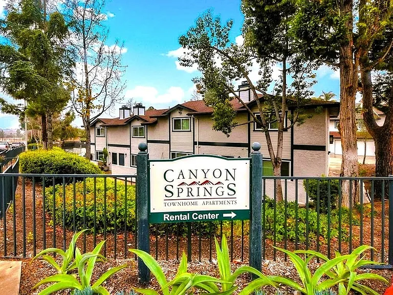 Canyon Springs Townhome Apartments — Photo 21