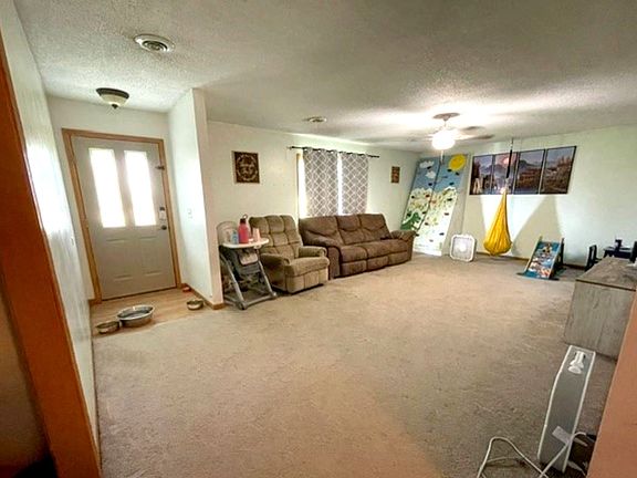 3rd image of 506 Palomino Ln