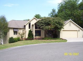 21 Fairlane Dr, Bluefield, VA 24605