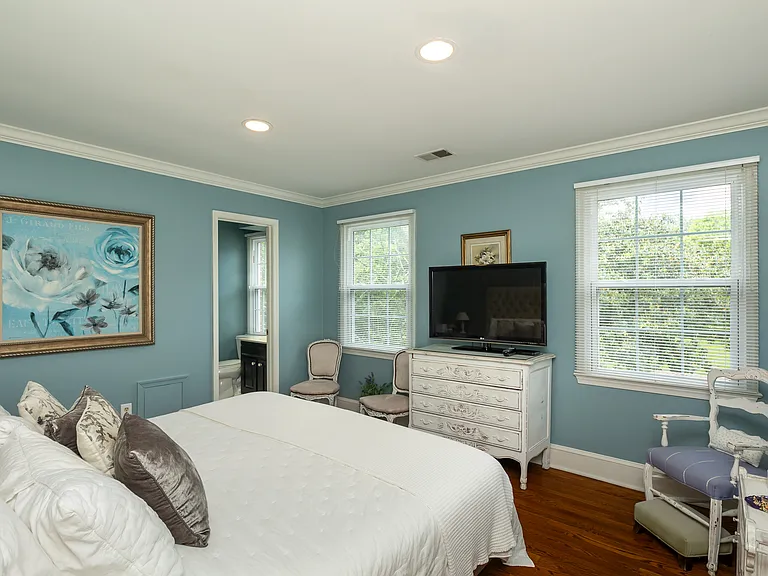8809 Saunders Ln — Photo 25