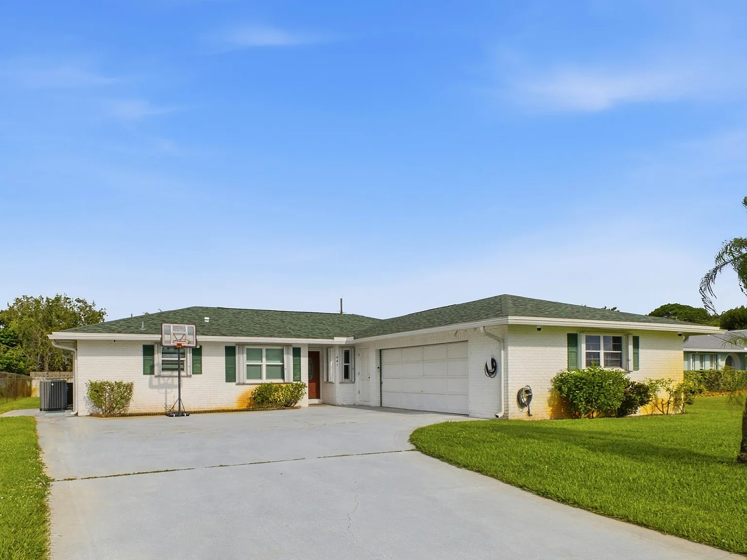 3 bed, 2.5 bath, 1664 sqft, $3,000 — Photo 2