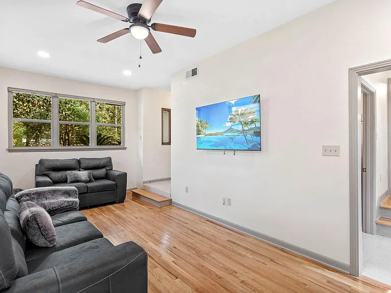 2306 Pontiac Dr — Photo 4