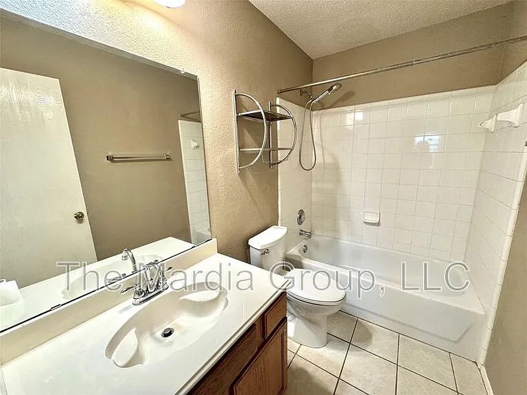 1012 Margaret Dr — Photo 11