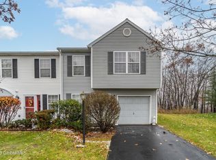 75 Bridgewood Ln, Watervliet, NY 12189