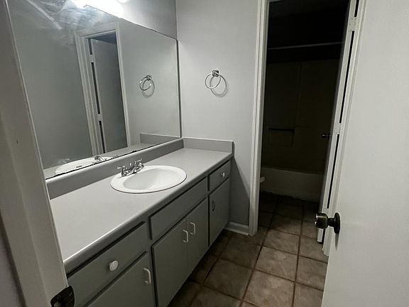 5th image of 1223 Avery Dr
