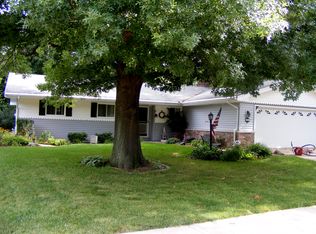 2528 N Woodbine Ter, Peoria, IL 61604