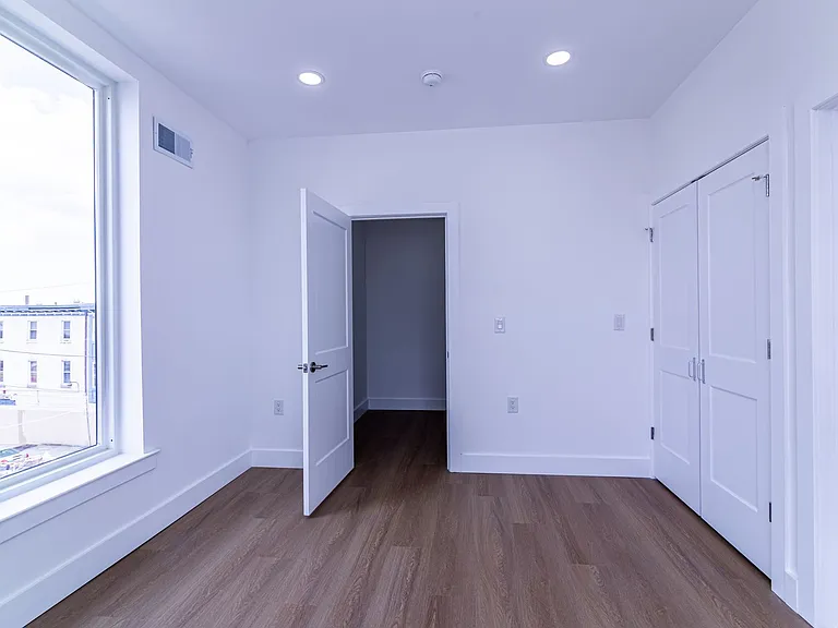 137 E Cumberland St #B — Photo 22