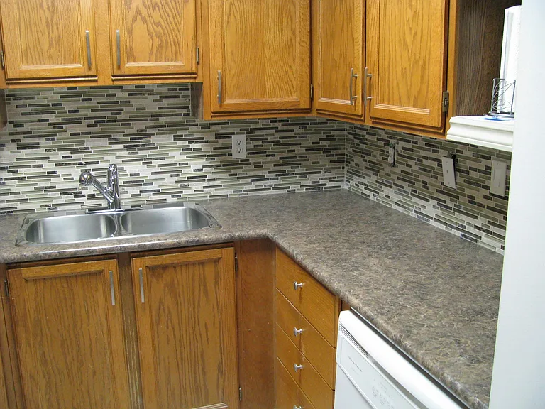 839 Village Dr — Photo 2