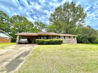 300 Cottage Dr, Natchez, MS 39120