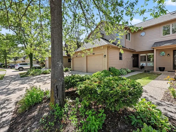 3362 Bent Trail Dr, Ann Arbor, MI 48108