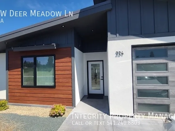 224 SW Deer Meadow Ln, Grants Pass, OR 97527