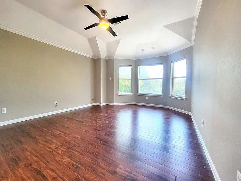 1617 Sunterro — Photo 25