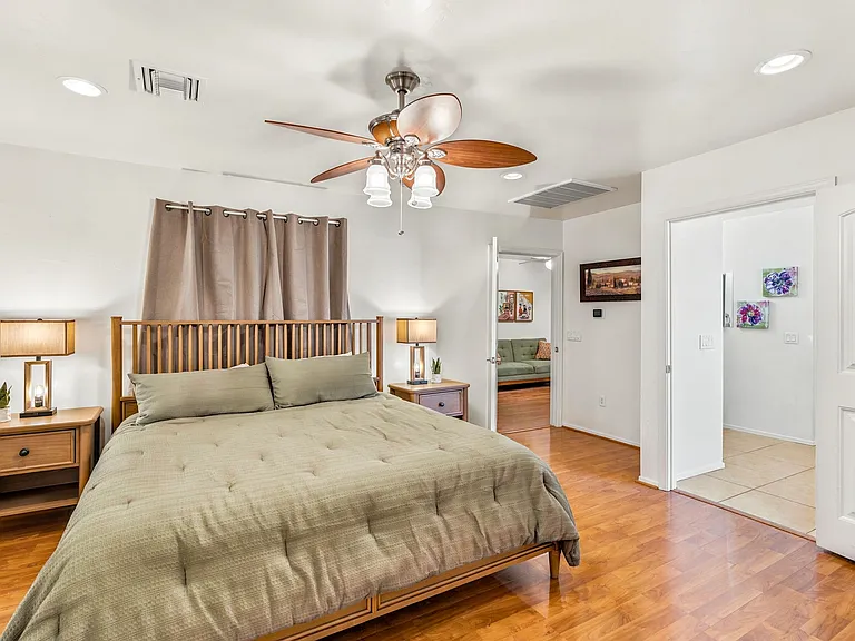 2724 N Gill Ave — Photo 25