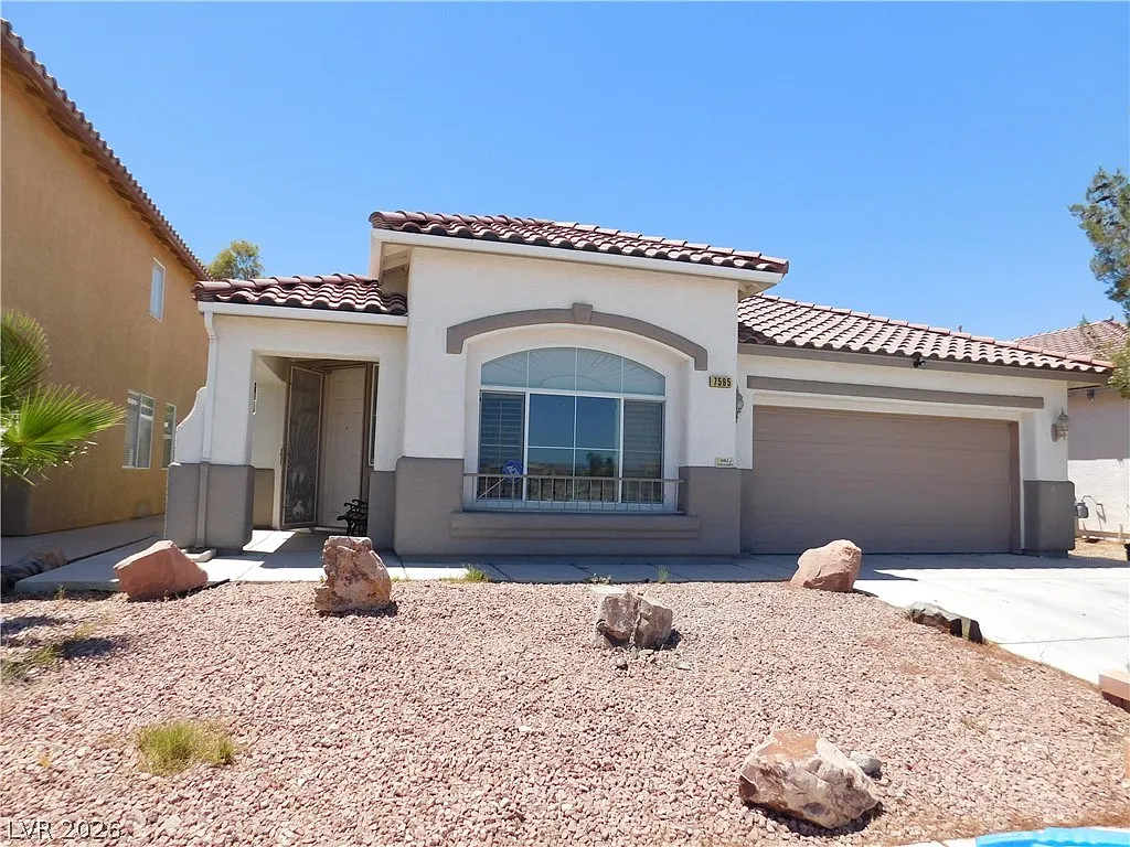 4 bed, 2.0 bath, 1795 sqft, $2,500 — Photo 2