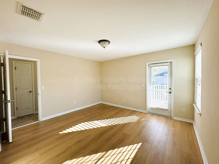 6621 Helmsley Cir — Photo 35