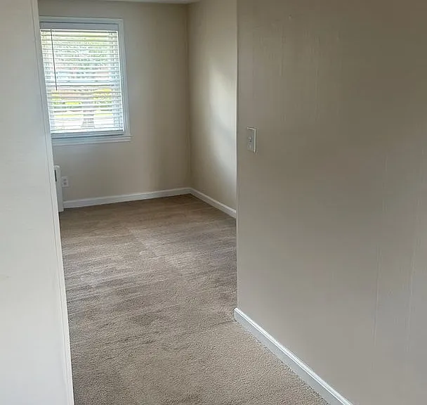 Shawomet Gardens Apartments — Photo 8