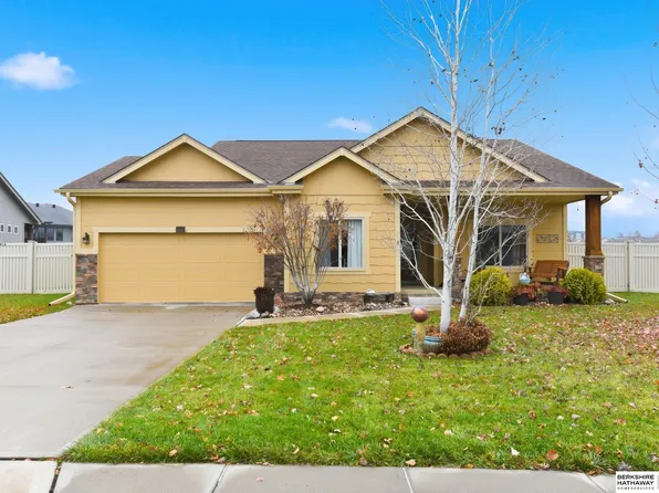 17208 Grand Ave, Omaha, NE 68116