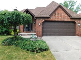 141 Bradfield Dr, East Amherst, NY 14051