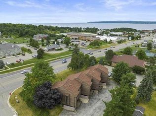 927 Spring St APT 5, Petoskey, MI 49770