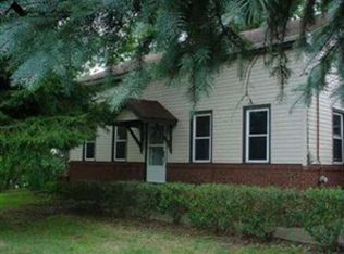 9768 Bainbridge Rd, Chagrin Falls, OH 44023