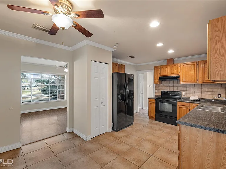 2726 W Cavett Dr — Photo 11