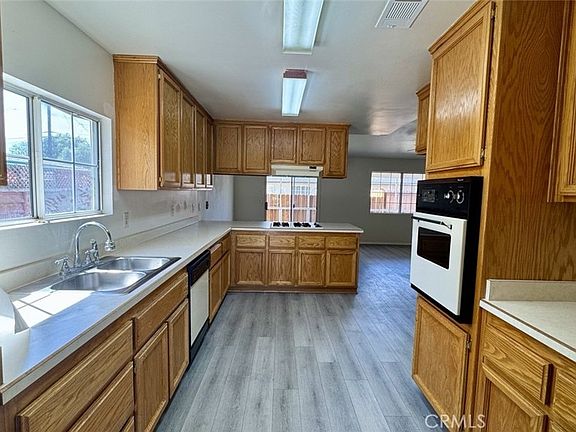 2nd image of 715 Houchin Rd