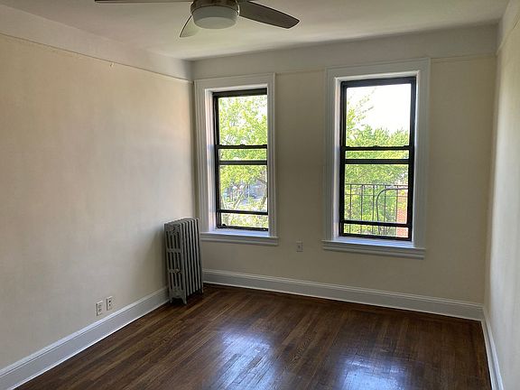 5th image of 20202 43rd Ave APT 4A