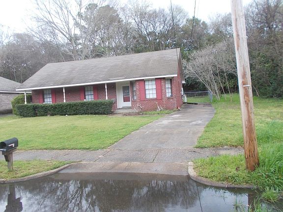 2nd image of 340 Forest Park Dr