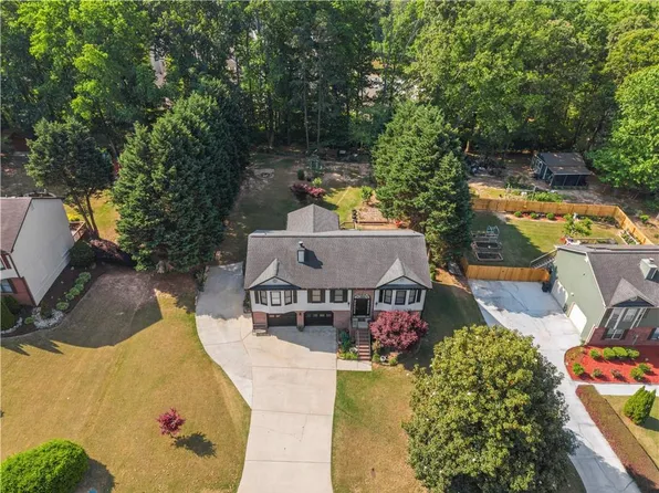 3737 Victoria Dr, Buford, GA 30519