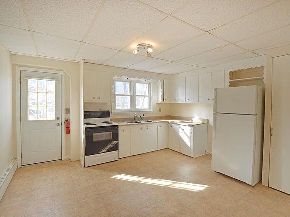 2nd image of 21 Milton Ave APT 2