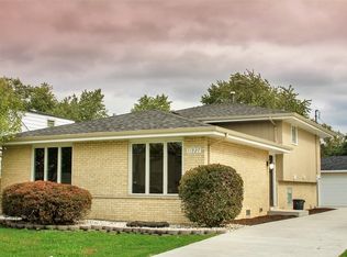 11927 S Laramie Ave, Alsip, IL 60803