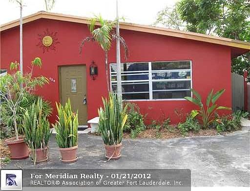 1st image of 624 SW 9th St