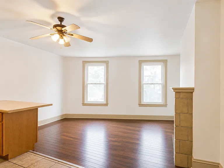 4712 Woodland Ave #3 — Photo 2