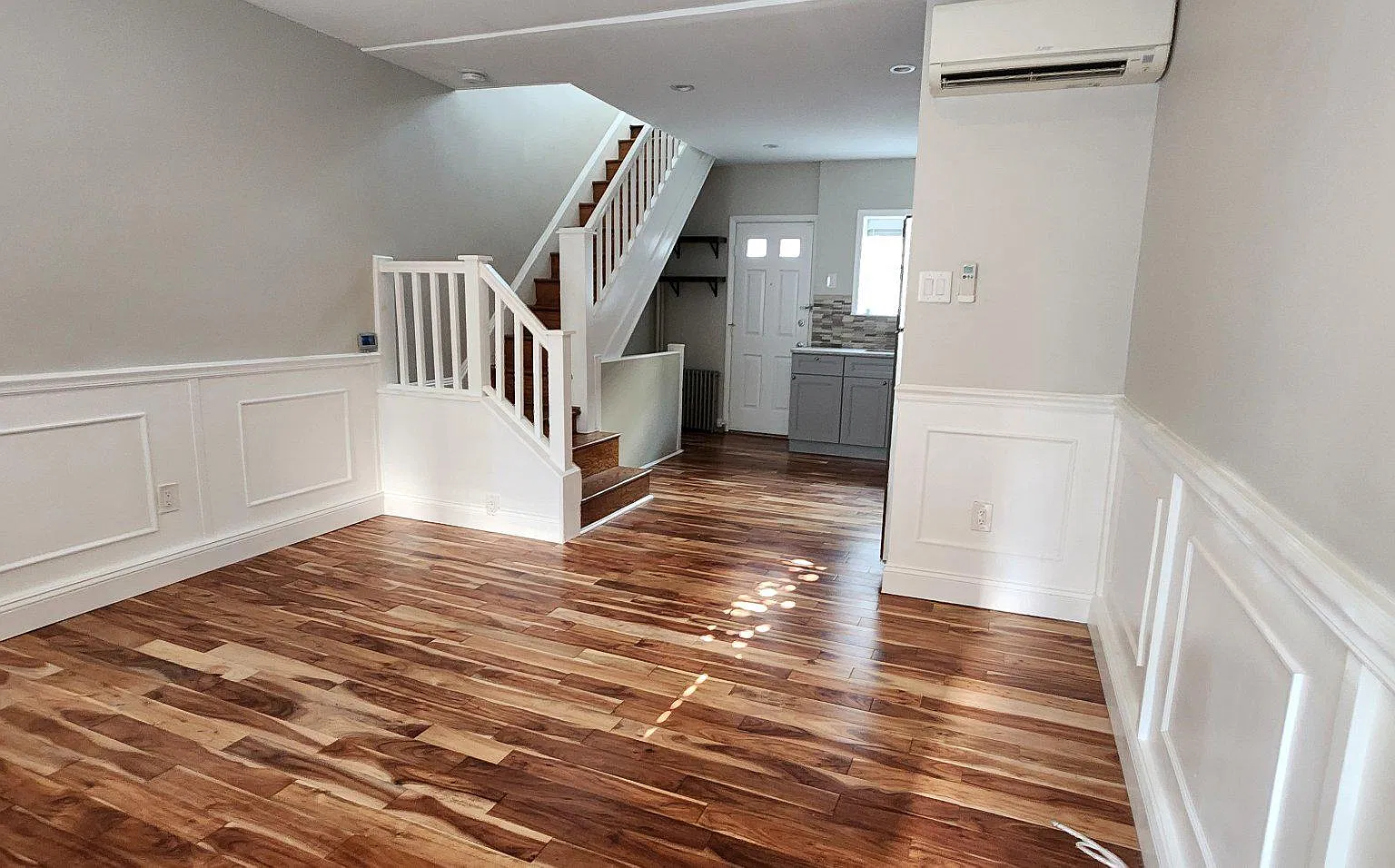 3 bed, 1.5 bath, 1053 sqft, $2,950 — Photo 3